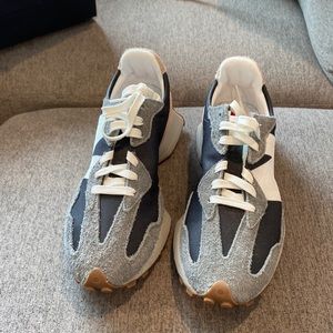 New Men’s New Balance The Intelligent Choice 327 Size 9